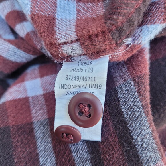 Lace Christmas Tree  UPCYCLED Flannel | Large - Picture 5 of 7